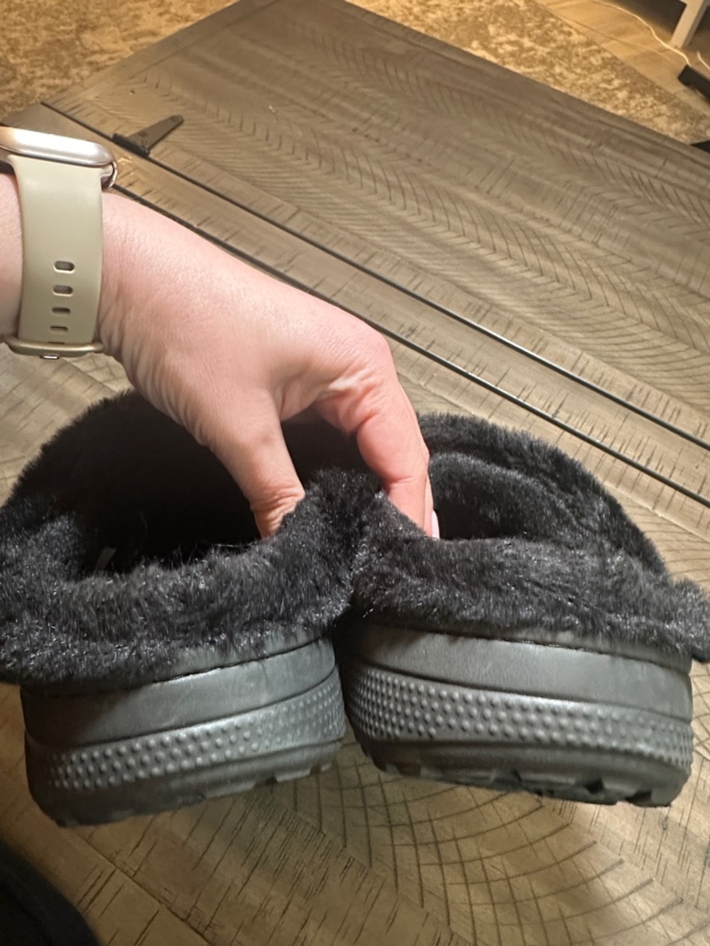 CROCS Classic Unfurgettable Clog Black Plush Fuzz Lined Clog - Picture 13 of 16